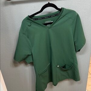 Fabletics Women’s Mode 4-Pocket Scrub Top XL Hunter Green 
NWOT